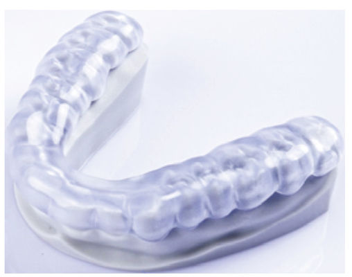 Protector oclusal transparente Aplicación dura Protector nocturno duro para rechinar dientes